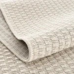 Chunky-texture-makes-Lissie-beyond-lovable-and-easy-to-style